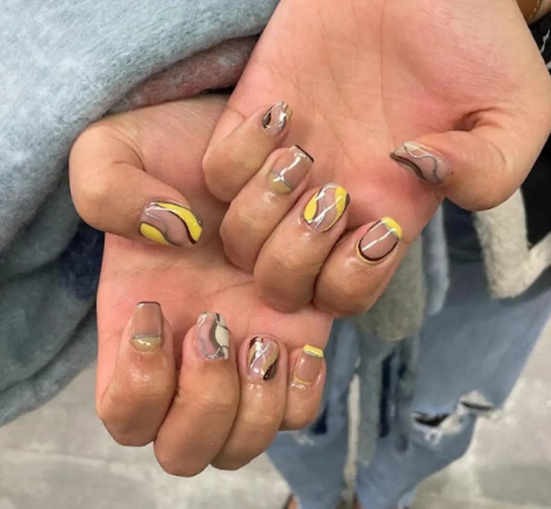 ネイル アートネイル ジェルネイル ミラーネイル ニュアンスネイル ぷっくりネイル nailstudio eviz新宿店のネイルデザイン