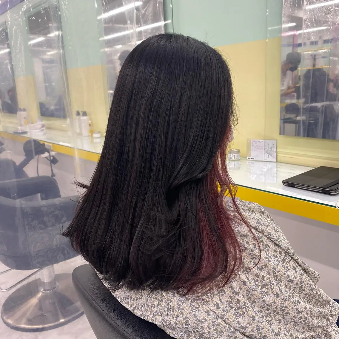 セミロング カラー ヘアアレンジ ヘアカラー トリートメント mai🍑暖色カラー /レイヤー💖のヘアスタイル