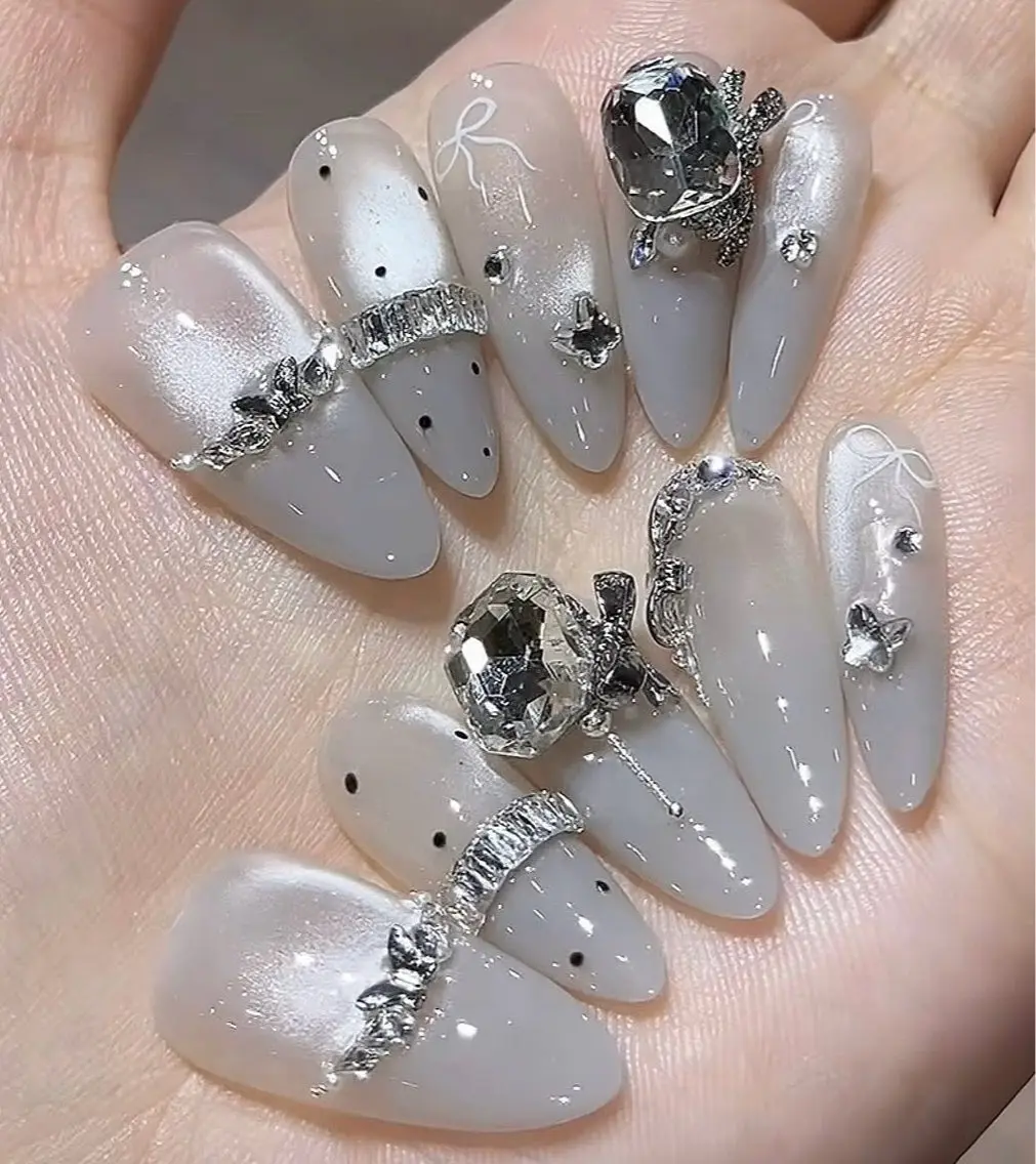 ネイル ハンドネイル ハンドケア Mika Nails 心斎橋のネイルデザイン