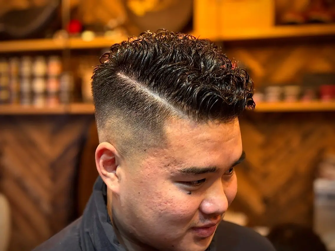 ショート パーマ メンズ フェードカット メンズパーマ 下村 央志のヘアスタイル