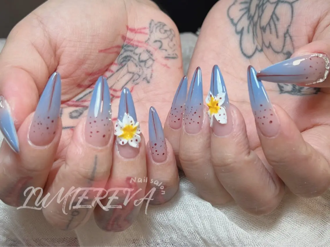 ネイル フラワーネイル フレンチネイル キラキラネイル 韓国ネイル マグネットネイル ハンドネイル Lumiereva nail salonのネイルデザイン