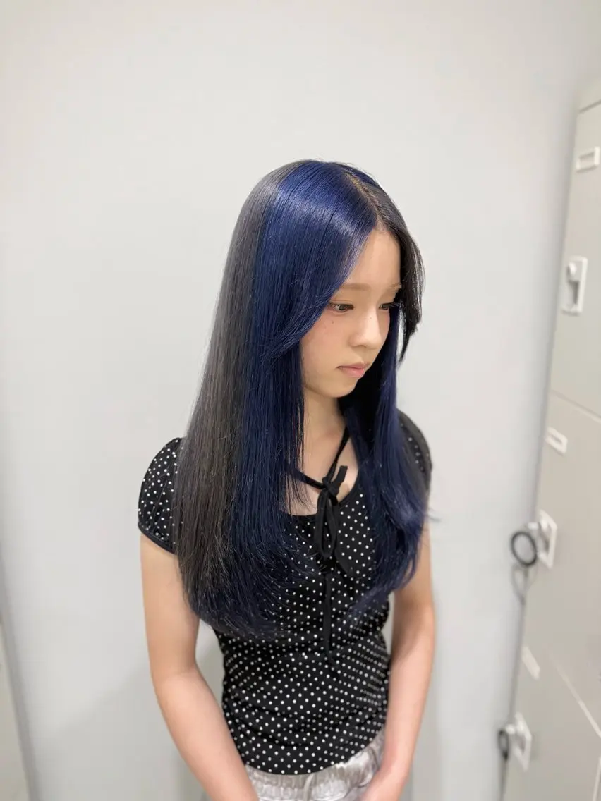 ロング カラー ヘアカラー 🐬艶ハイトーン/ レイヤー/透明感🩵のヘアスタイル