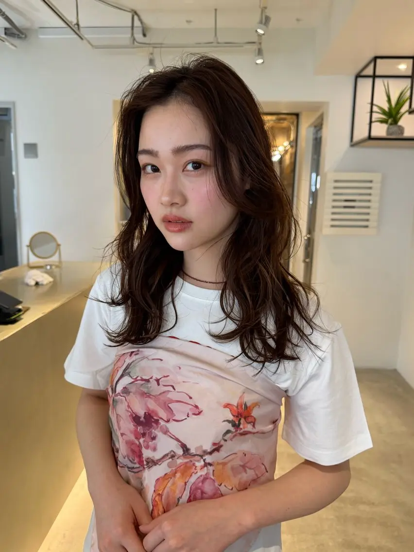 セミロング 暖色カラー 奥村陽花のヘアスタイル