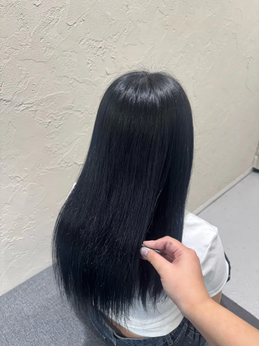 カラー 黒髪 ブルーカラー ブルーブラック 池戸 梨衣のヘアスタイル