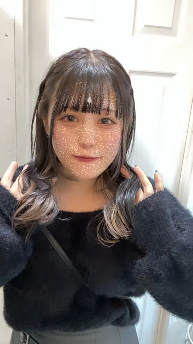 セミロング カラー ベージュカラー シルバー シルバーベージュ ヘアカラー ♥️ルフ🐒 ミレイ♥️のヘアスタイル