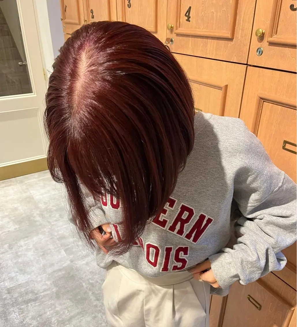 ショート カラー ボブ SIKI yuuna レイヤーカット🪽のヘアスタイル