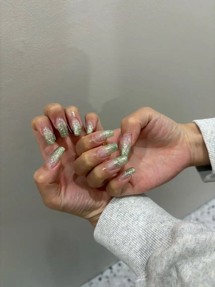 【オフ有り】グラデーションorフレンチ🧸　ベースはクリアの写真