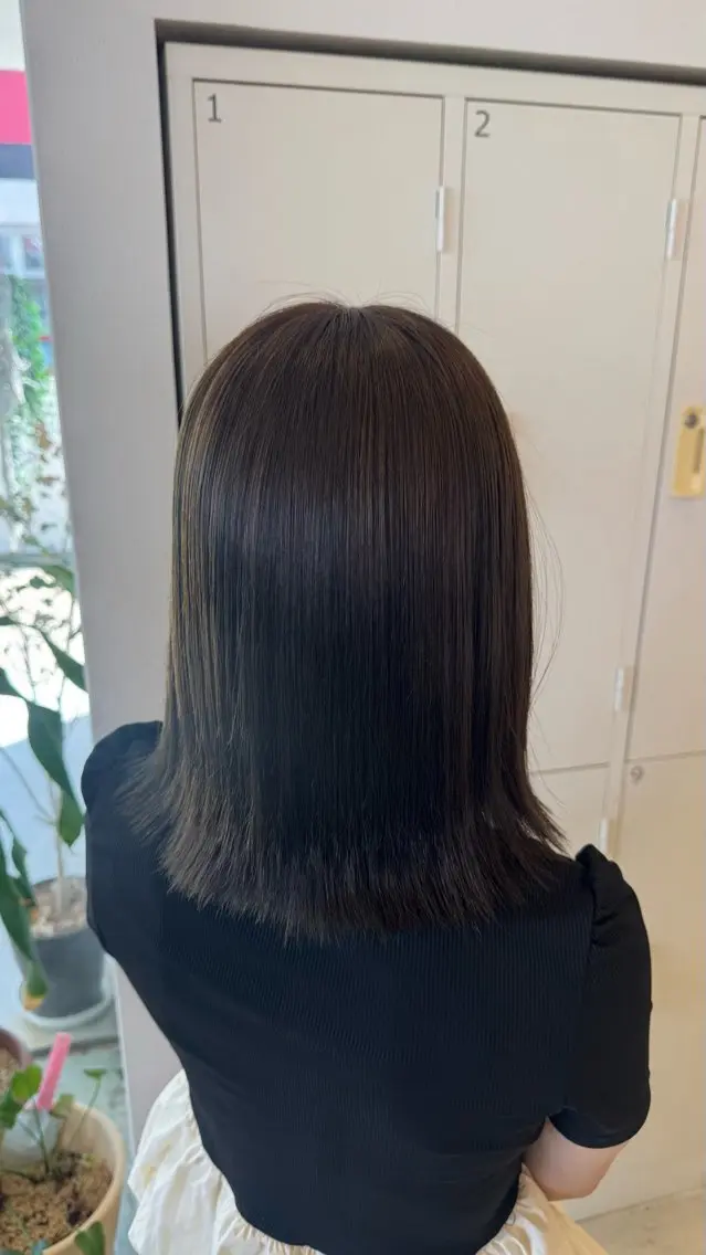 ショート カラー オリーブカラー ヘアカラー SARA高吉 華鈴のヘアスタイル