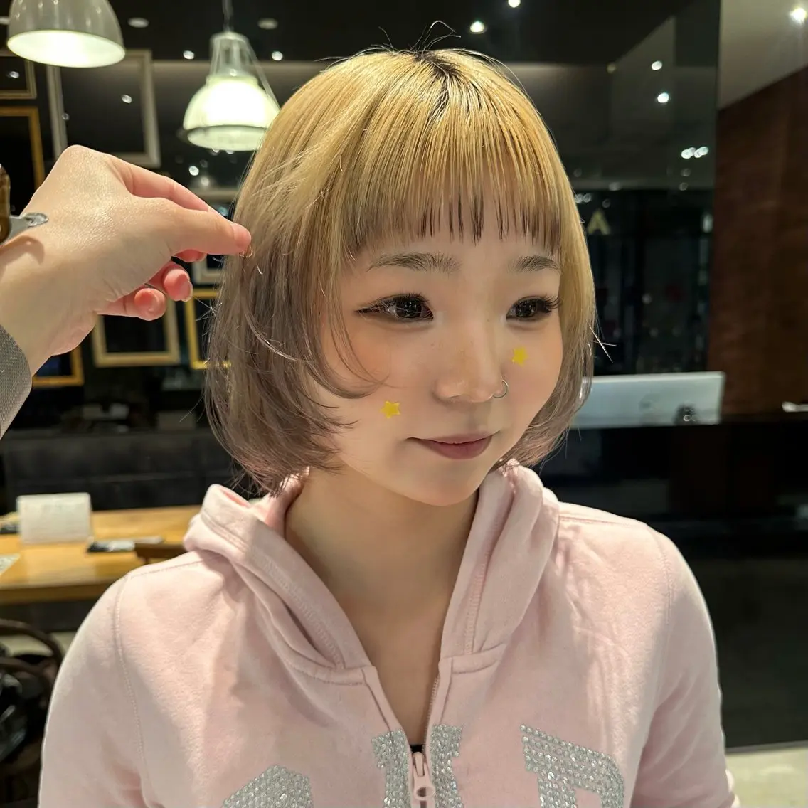 ショート ボブ レイヤーカット カット 美 海のヘアスタイル