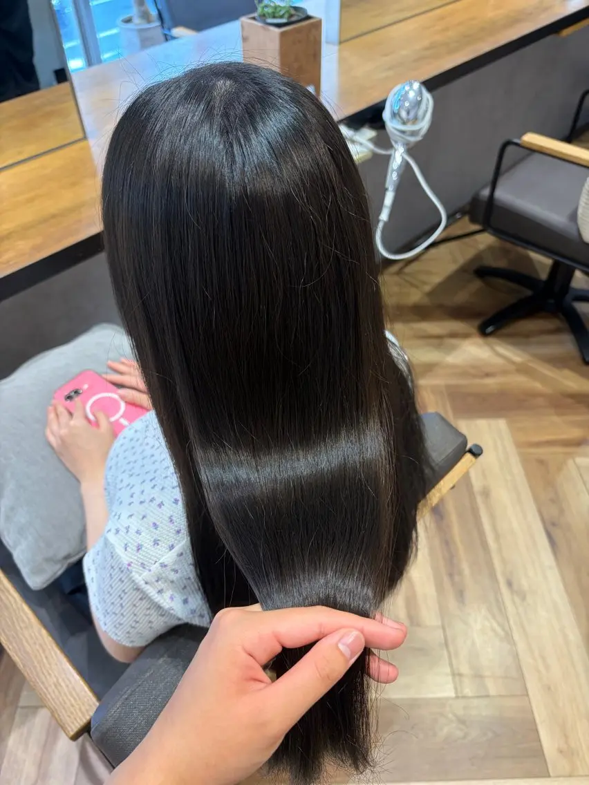 カラー 有留 加奈子のヘアスタイル