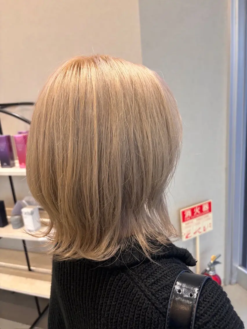 セミロング ［ステレオ知立］岡田 ウルフ✂️のヘアスタイル