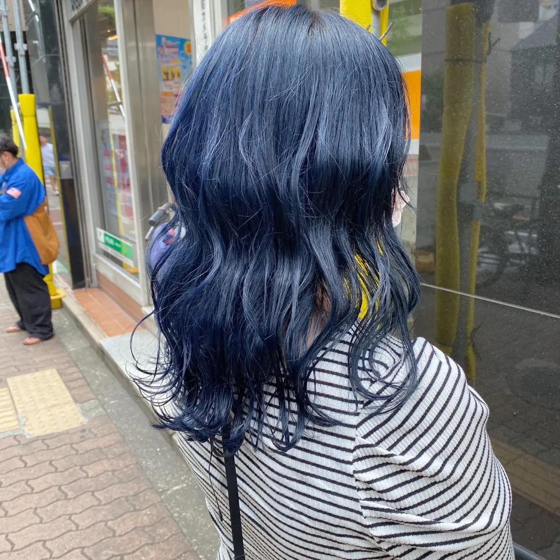 セミロング カラー ブルーカラー ネイビーカラー 色落ちまで可愛い🧚 心斎橋hikaruのヘアスタイル