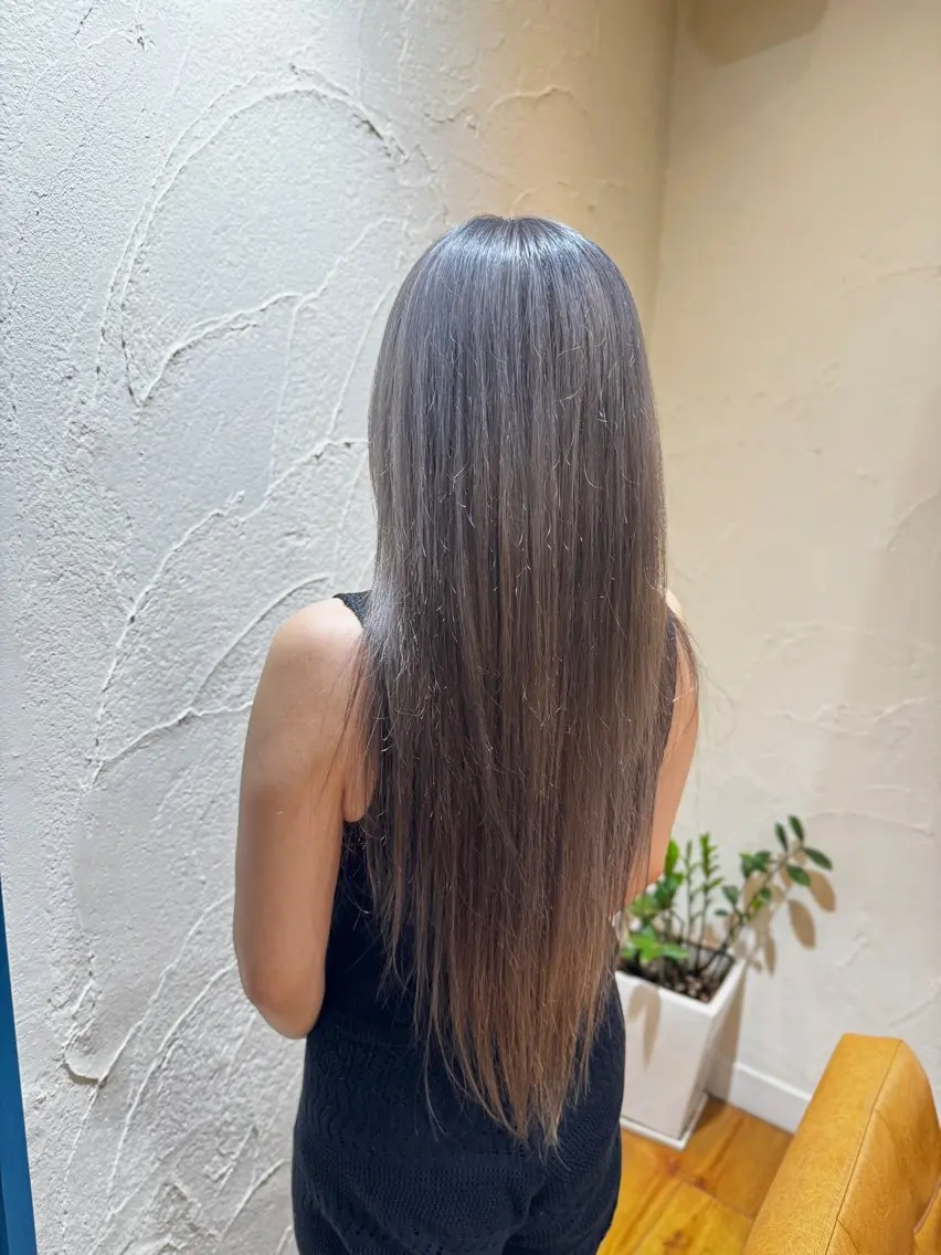 ロング カラー ベージュカラー ハイトーンカラー 長嶋 晴美のヘアスタイル