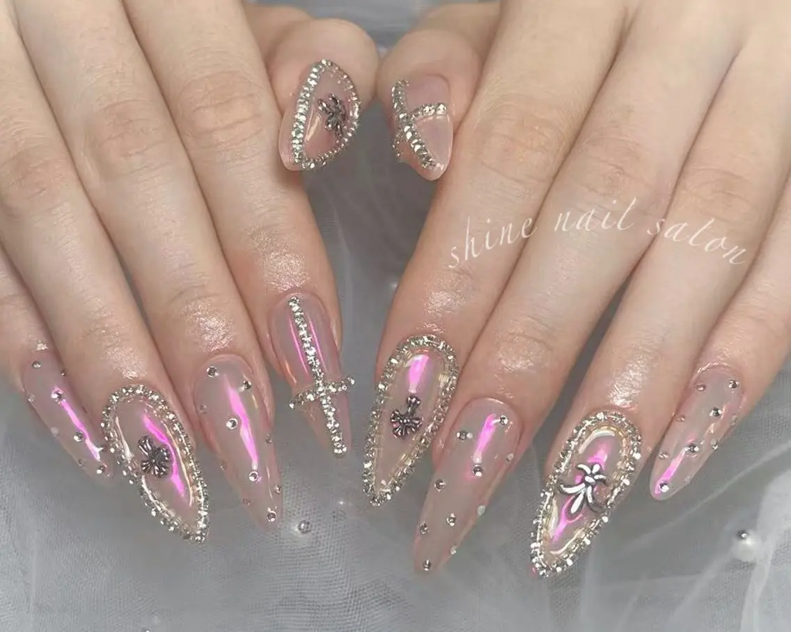ネイル ハンドネイル shineジェル& チップ長さだしのネイルデザイン