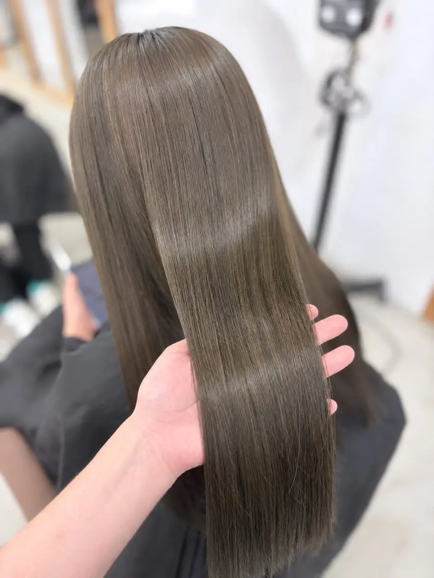 セミロング カラー ヘアカラー kira 🫧のヘアスタイル