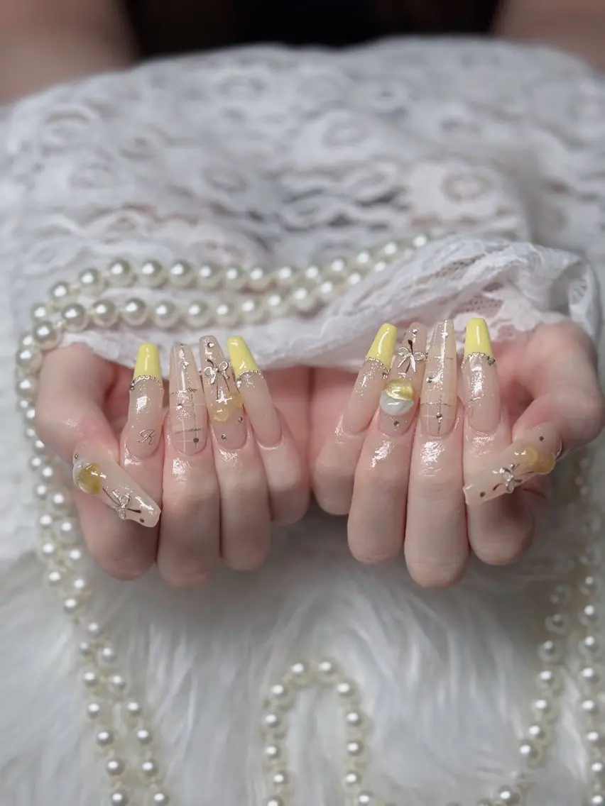 ネイル フレンチネイル ジェルネイル ハロウィン キラキラネイル 韓国ネイル ハンドネイル H.baby Nail Salonのネイルデザイン