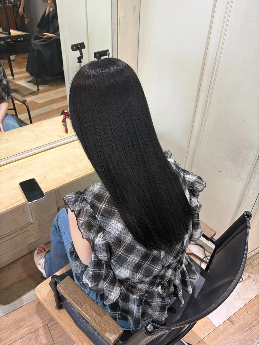 ロング ヘアカラー 💜🦋 COCONA🦋💜のヘアスタイル