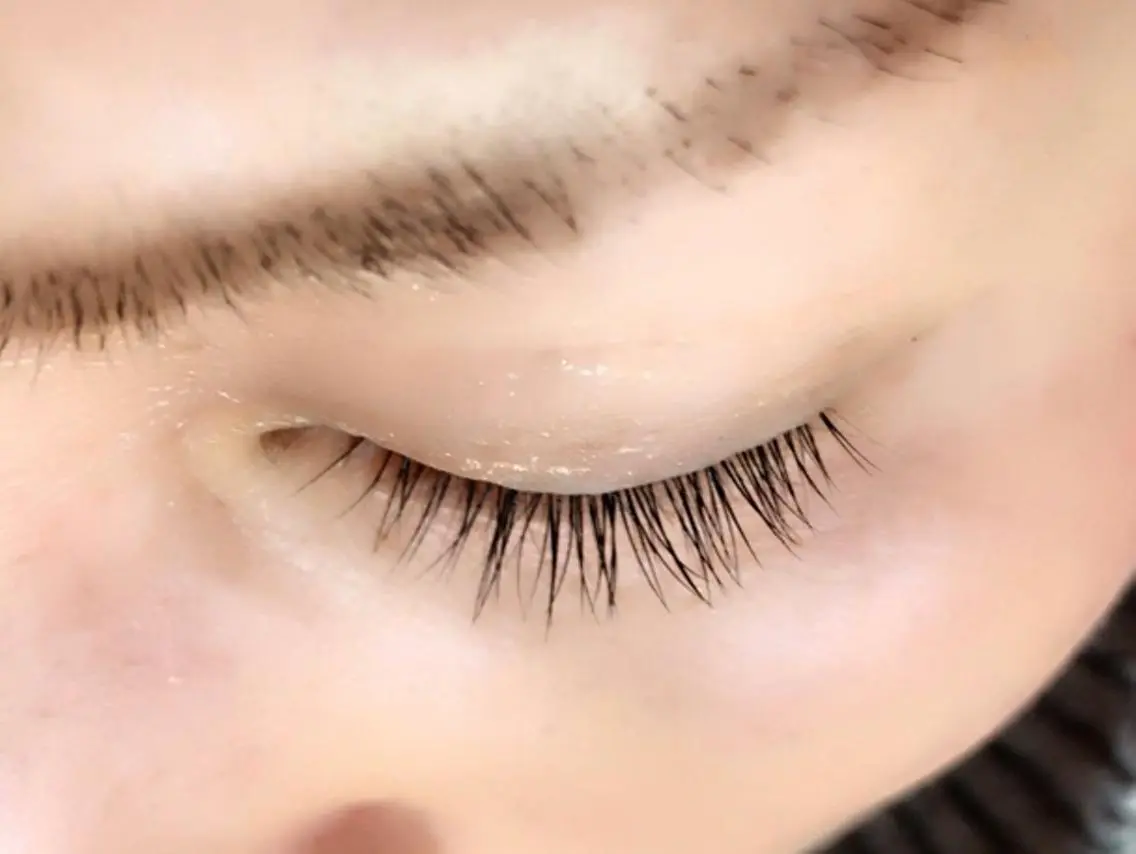 マツエク・マツパ Jカール 荒川 鈴菜のヘアスタイル