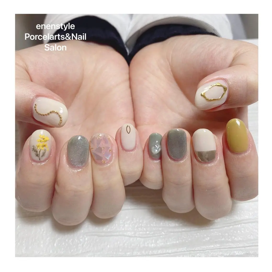 ミディアム ネイル ハンドネイル 🐾enen style 🐾のネイルデザイン