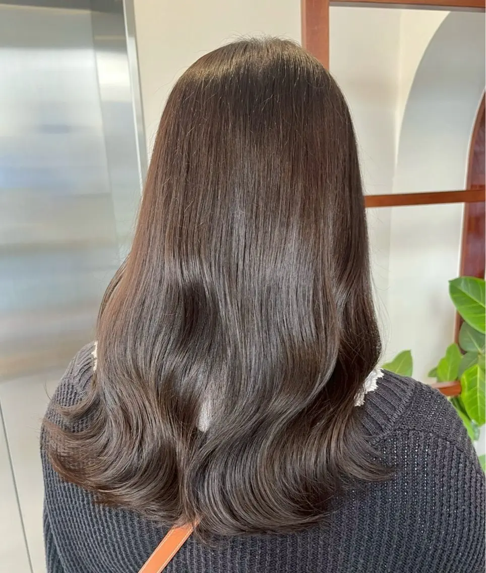 ロング カラー ブラウンカラー マロンブラウン ロング ✨️赤み消しカラー/ けんしん/ミルクティのヘアスタイル