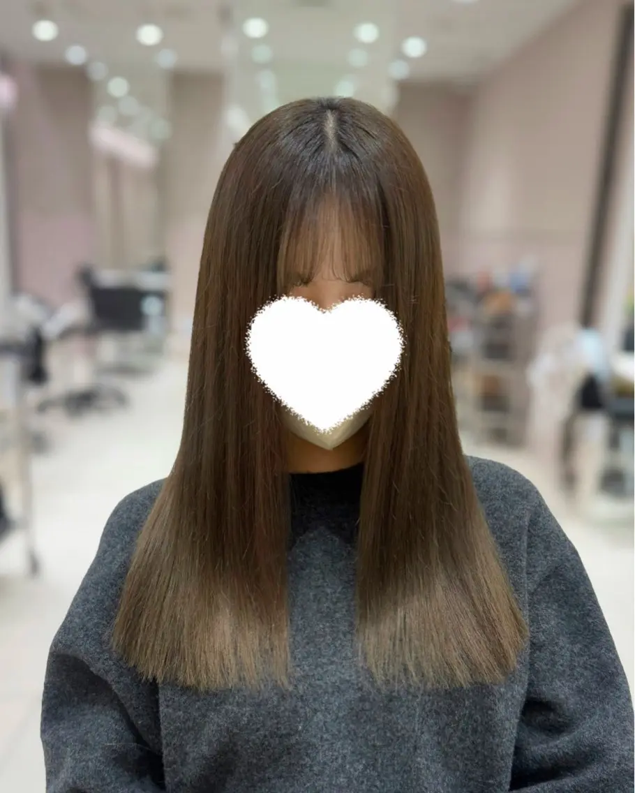 セミロング カラー カット ヘアカラー トリートメント 内田 志乃のヘアスタイル