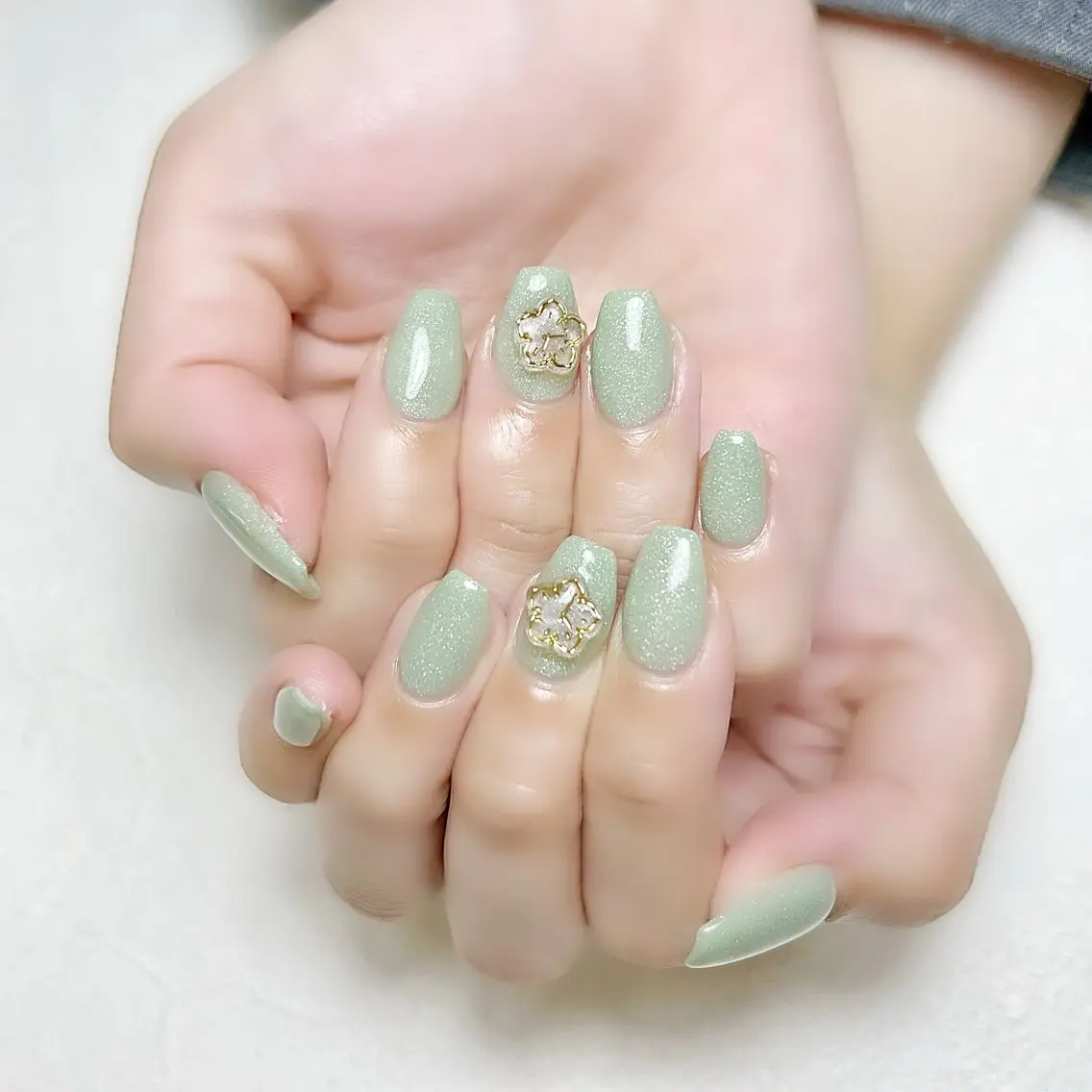ネイル グリーン オフィスネイル ワンカラーネイル 春ネイル rouse nail RISATOのネイルデザイン