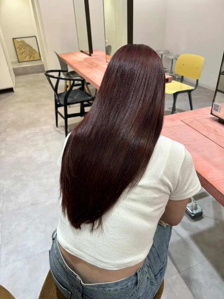 ロング カラー ボルドーカラー 大村 美羅衣のヘアスタイル