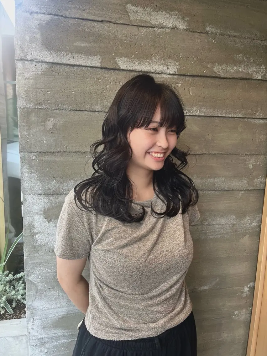 セミロング カット ヘアカラー 小杉真央 🕊🫧のヘアスタイル