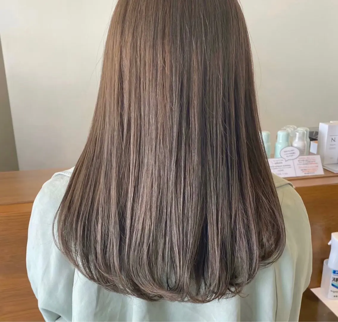 ロング 大島桃花 / 表参道 透明感カラーのヘアスタイル