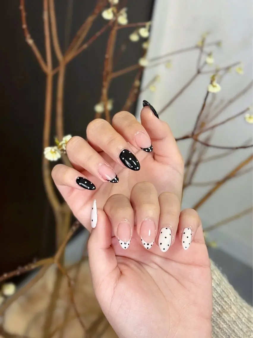 ネイル 長さ出し キラキラネイル ロングネイル NEM nailstudioのネイルデザイン
