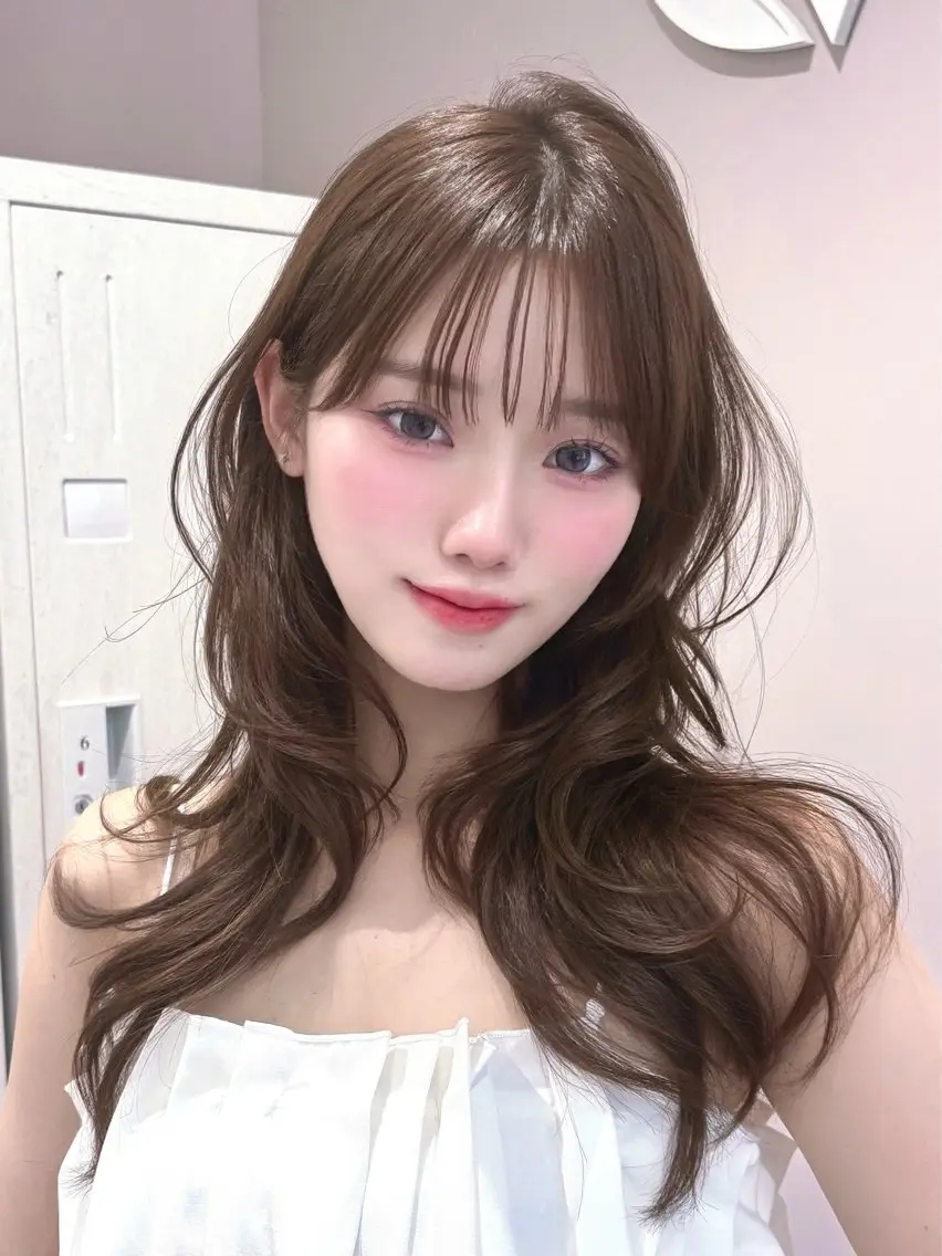 セミロング くびれヘア 顔まわりレイヤー 韓国風ヘア レイヤーカット シースルーバング カット ヘアカラー トリートメント 赤み消し透明感カラー 似合わせ前髪柴田礼空のヘアスタイル