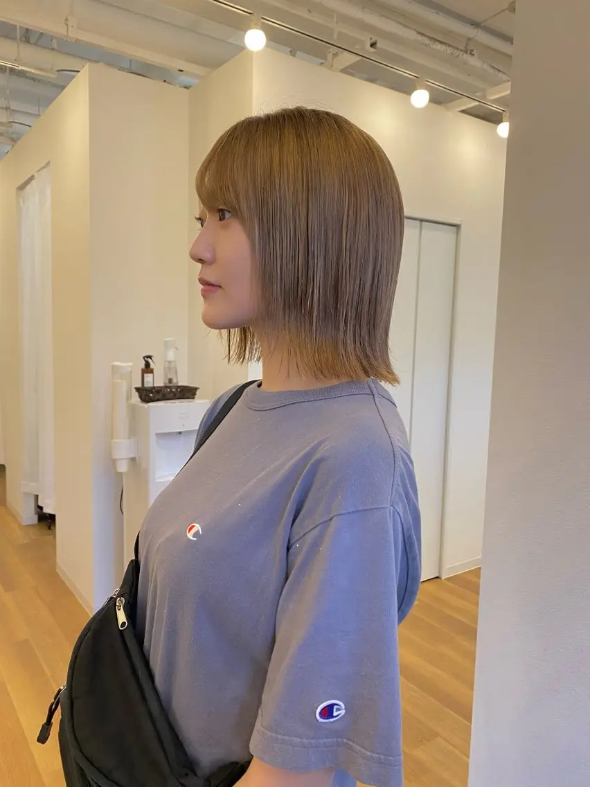 ミディアム カラー グレージュ ミルクティーグレージュ 林 瑠夏のヘアスタイル