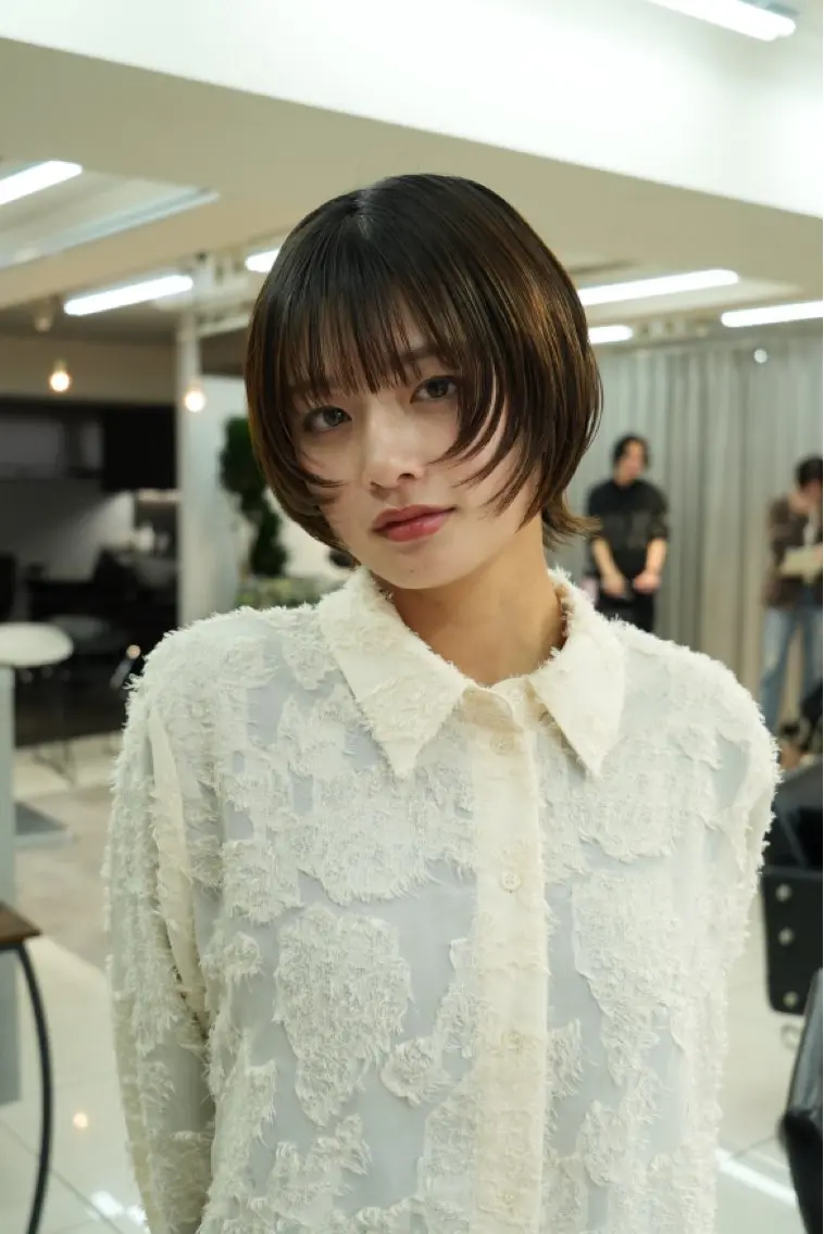 ショート ショートボブ ボブ 顔まわりレイヤー 顔周りカット レイヤーカット ハイトーンカラー/ さらさのヘアスタイル