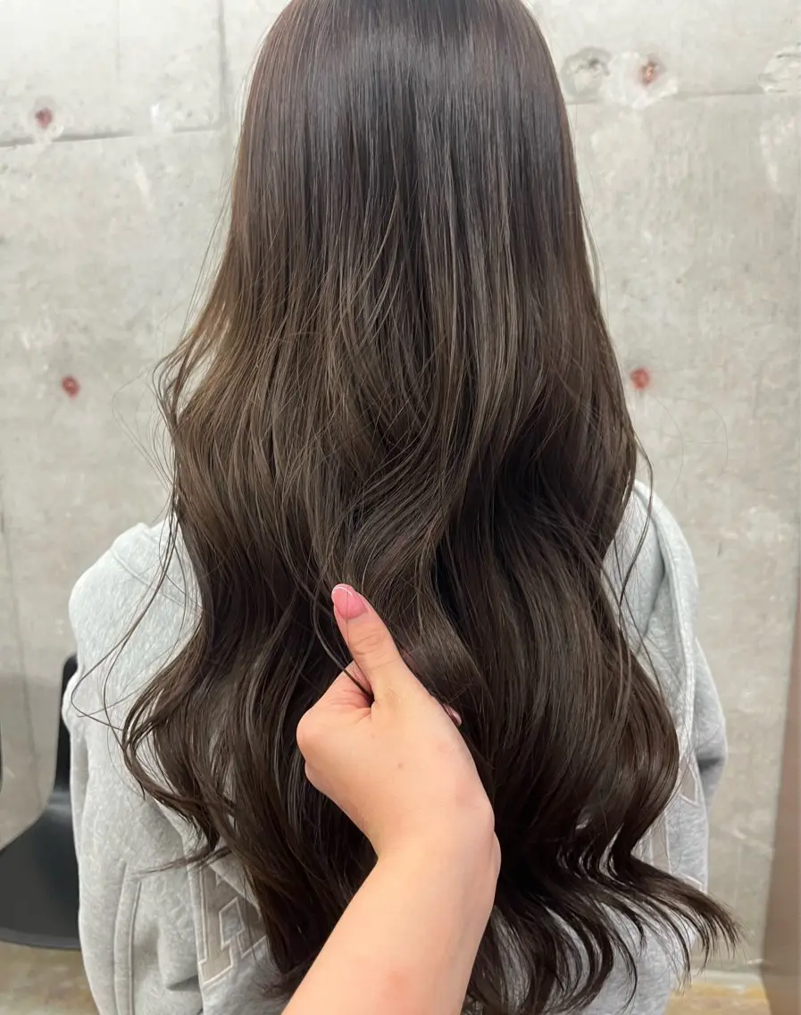 ロング カラー ブリーチモデル/ モカのヘアスタイル