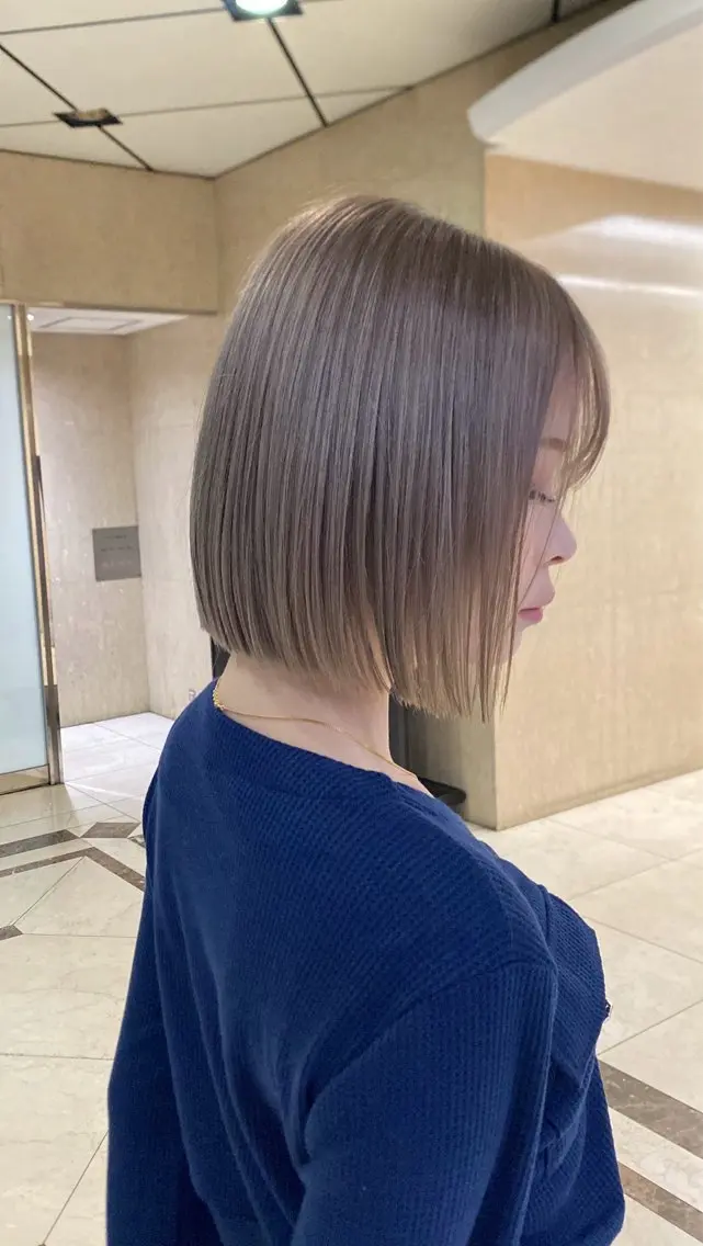 ショート カラー ハイトーンカラー ボブ 古賀/レイヤーカット /レイヤーボブのヘアスタイル