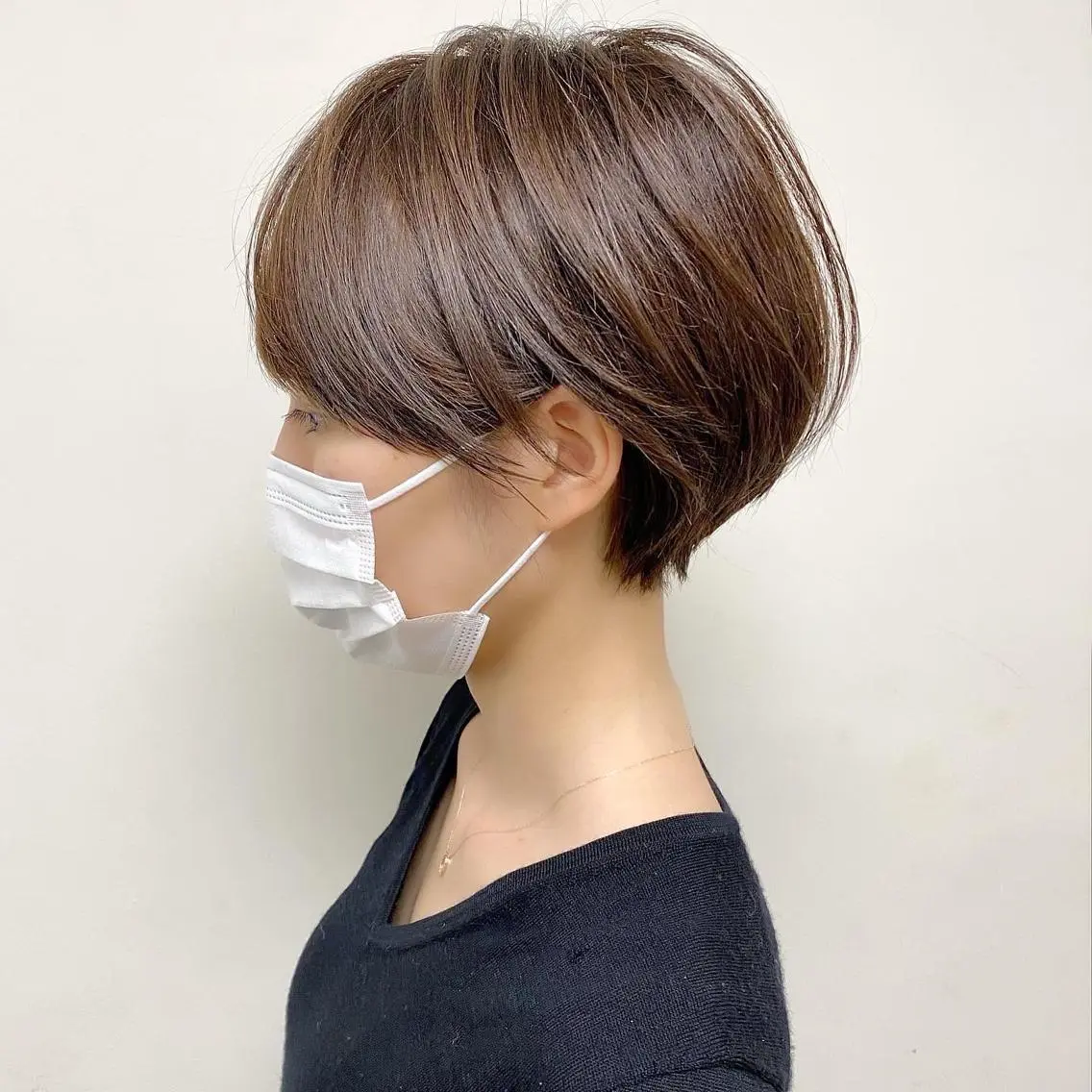 ショート カラー アッシュ ベージュカラー ブリーチ ケアブリーチ ダブルカラー 中北篤志 ショートボブのヘアスタイル