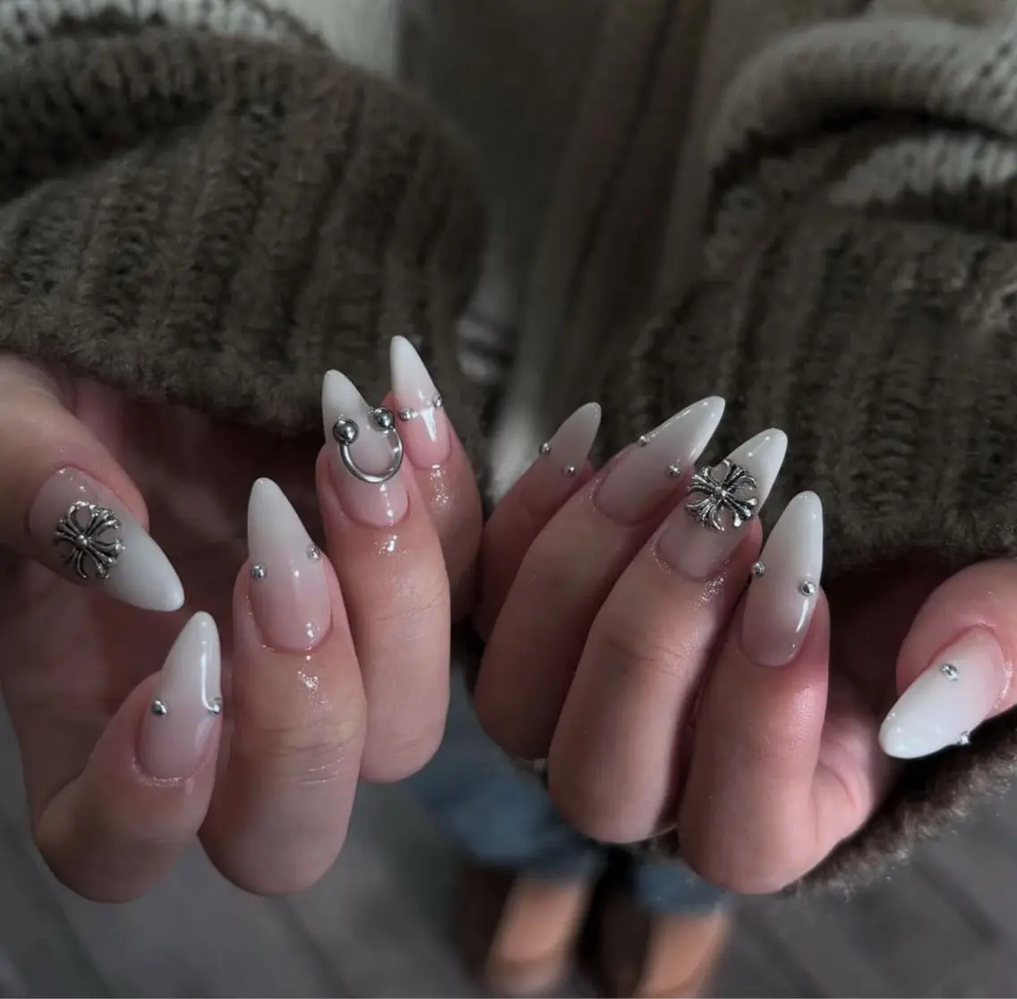 ネイル アートネイル オーロラネイル ブルー チークネイル フットネイル ハンドネイル NAILS168 新大久保店のネイルデザイン