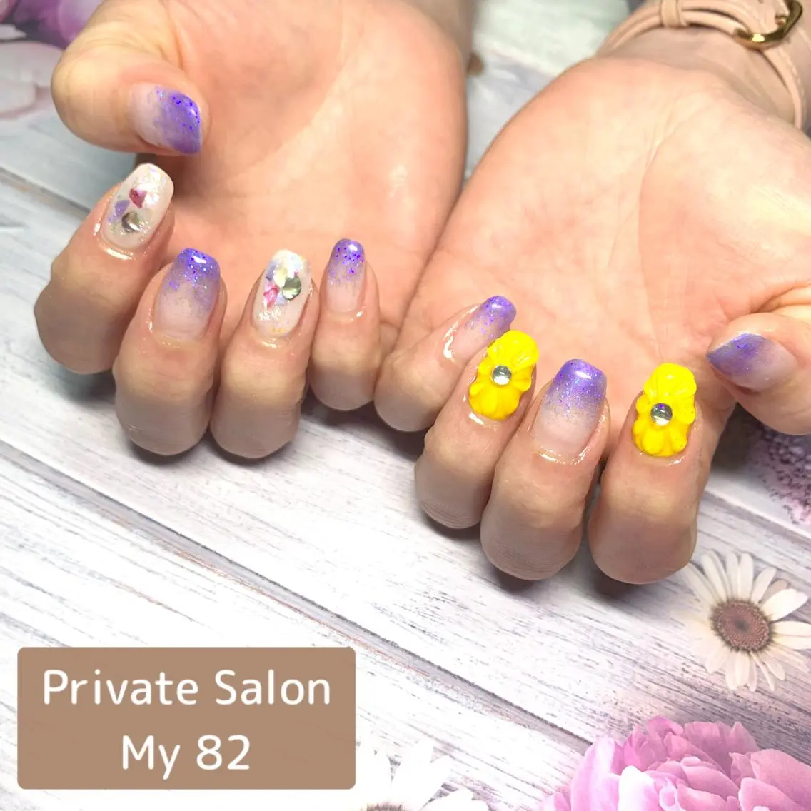 ネイル フラワーネイル ジェルネイル グラデーション キラキラネイル ラメ(グリッター) Private Sa lon  MARLOのネイルデザイン