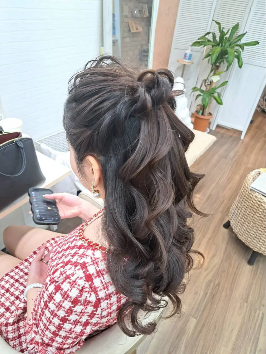 ロング ヘアアレンジ ハーフアップ ヘアセット GLOSS 心斎橋 山上のヘアスタイル