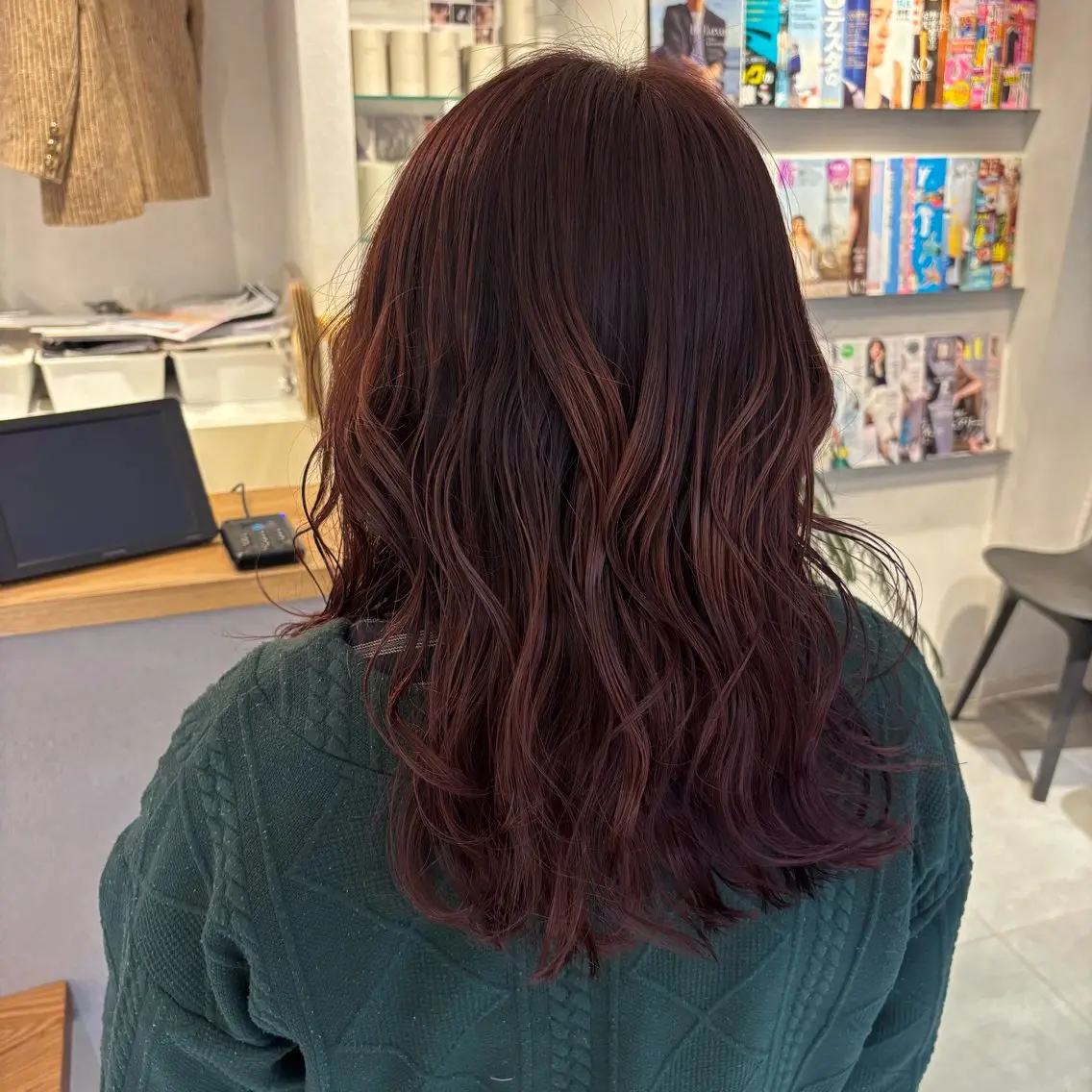 カラー カシス 草野 亜弥のヘアスタイル