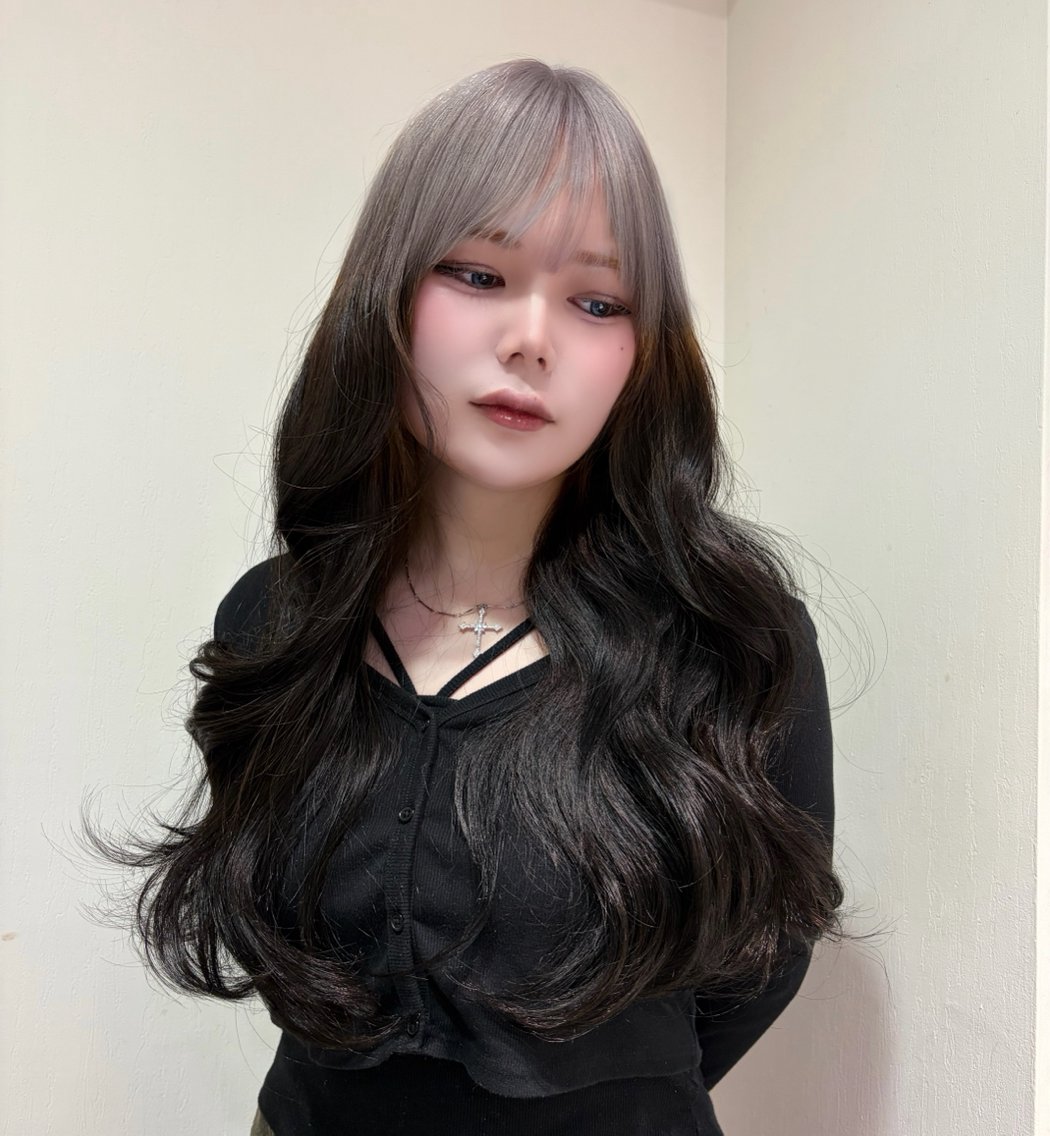ロング ヘアカラー 𝑯𝒂𝒏𝒂🎀 colorlistのヘアスタイル