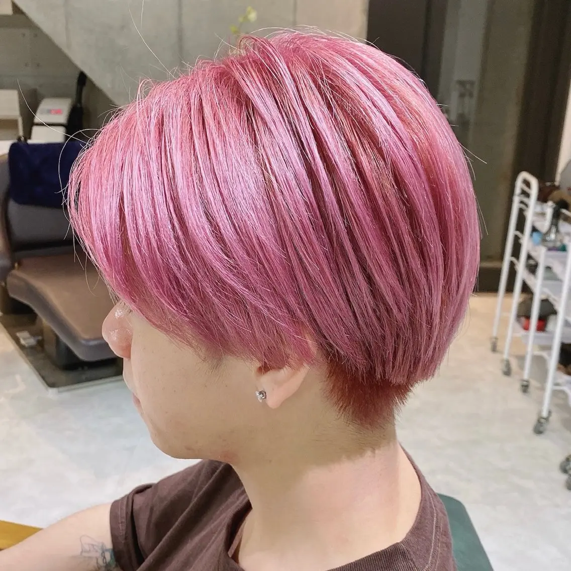 ショート カラー ブリーチ デザインカラー ハイトーンカラー ピンクカラー ヘアカラー トリートメント DAYS Men’sのヘアスタイル