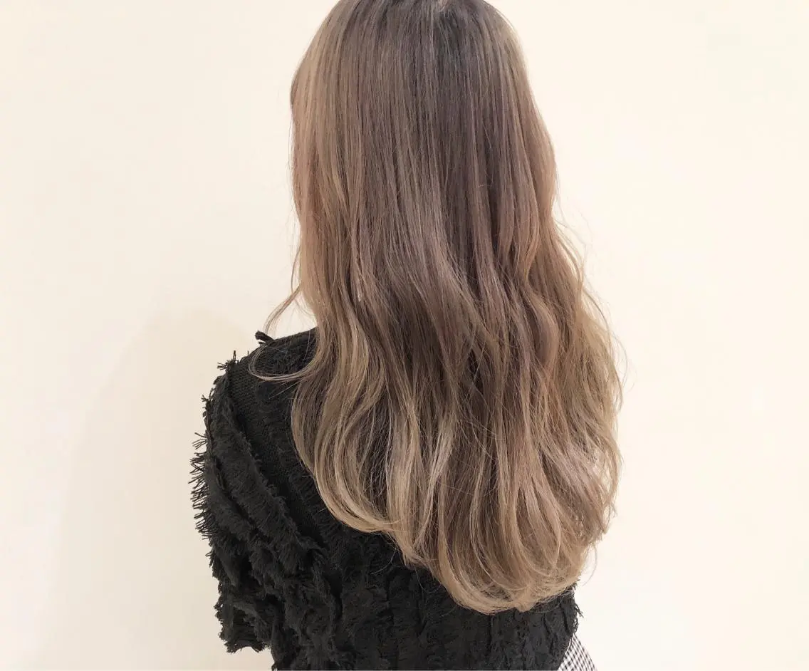 セミロング カラー ベージュカラー ミルキーベージュ シールエクステ×美髪 改善/ヨシモトカンジのヘアスタイル