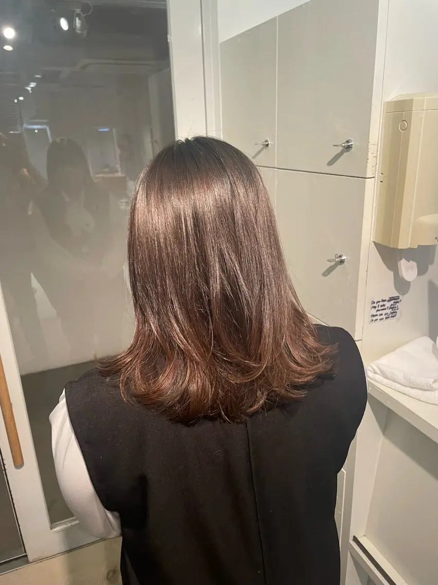 セミロング レイヤーカット ayano 🌱のヘアスタイル
