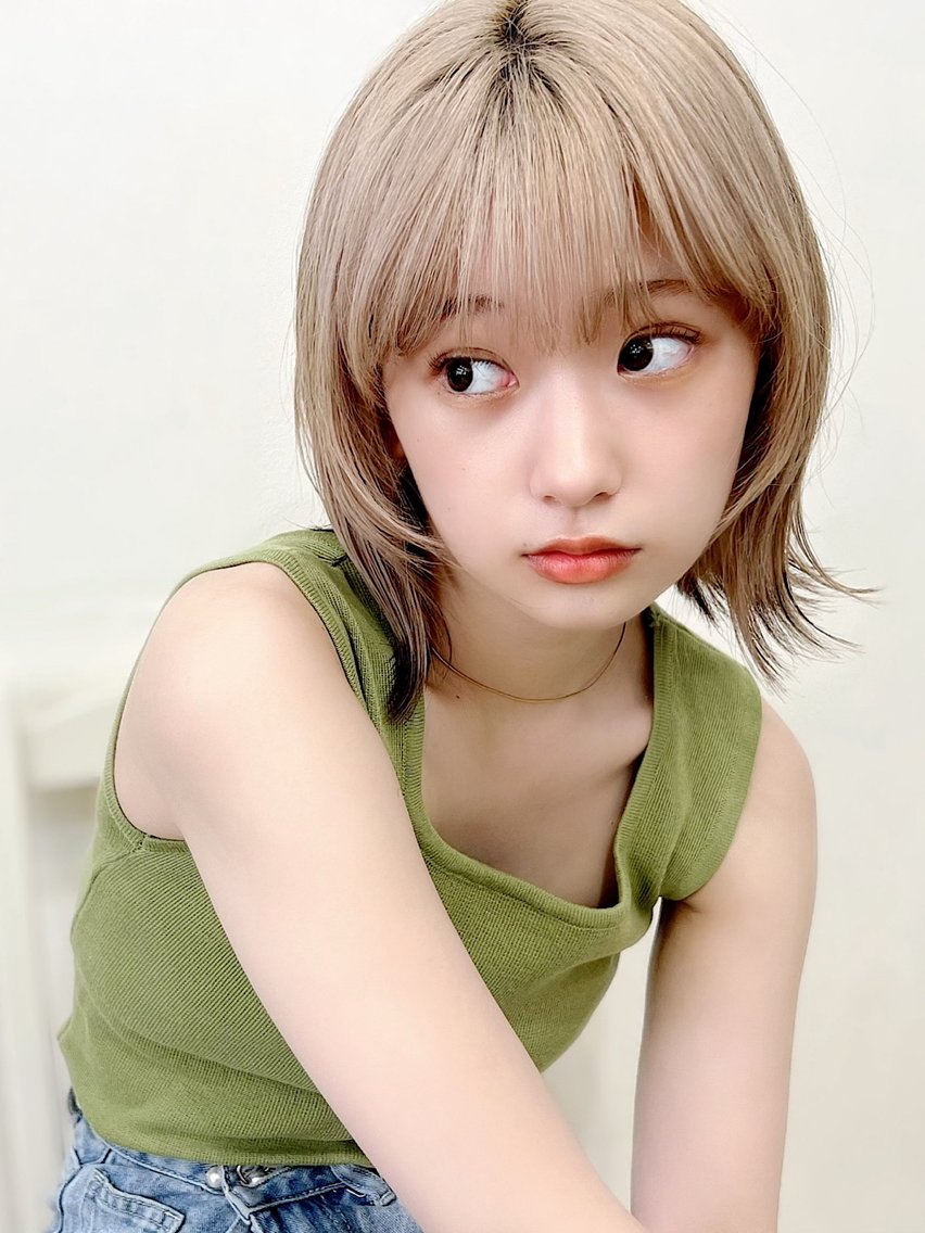 セミロング ヘアカラー 透明感カラー💫 Liora ☆yuiのヘアスタイル