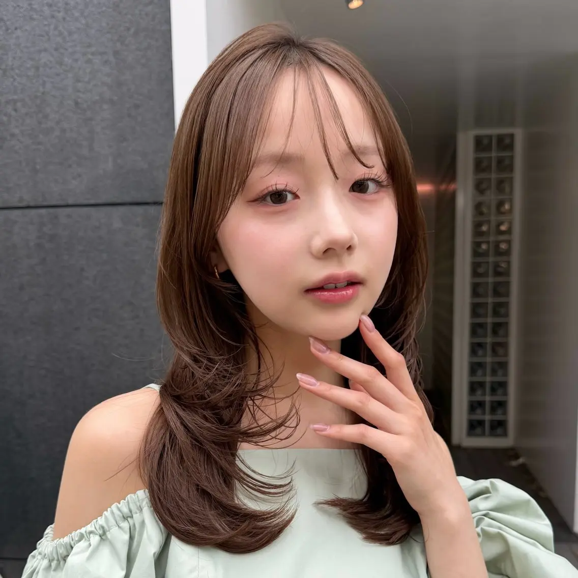 セミロング カラー SAKI 新宿のヘアスタイル