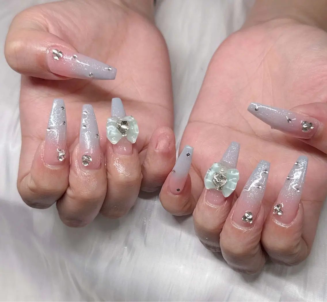 ネイル 長さ出し グラデーション 卒業式 キラキラネイル マグネットネイル ハンドネイル Lee Nailsのネイルデザイン