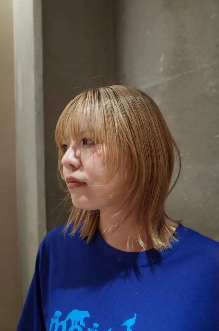 ミディアム アベ コハルのヘアスタイル
