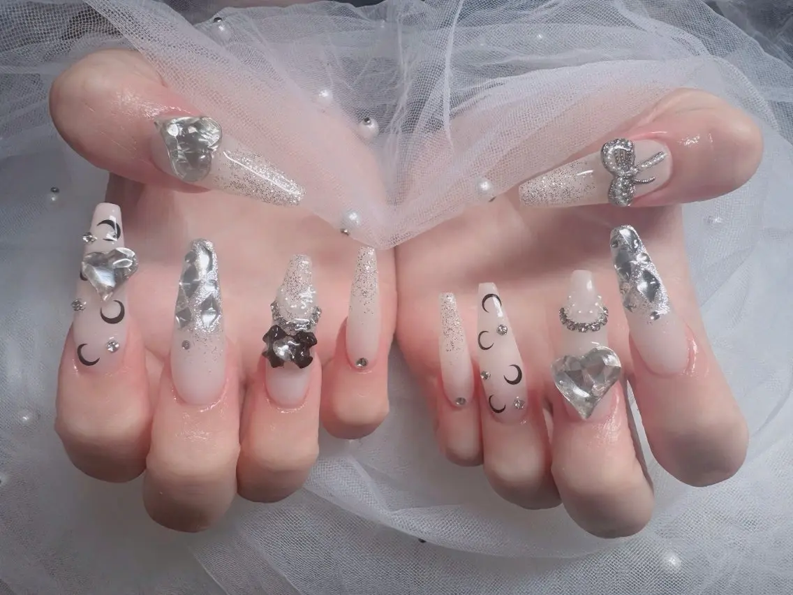 ネイル オーロラネイル フレンチネイル ジェルネイル ハロウィン 韓国ネイル ハンドネイル H.baby Nail Salonのネイルデザイン