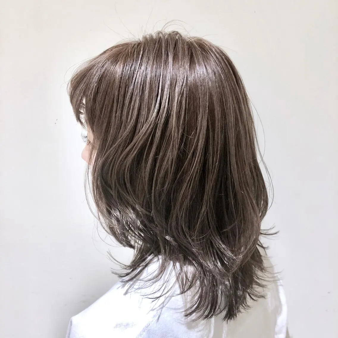 ミディアム カラー パーマ ヘアアレンジ ミディアムパーマ バレイヤージュ 黒髪 ブルーカラー ブルージュ 【ツヤ髪美容師】 ツダケイスケのヘアスタイル